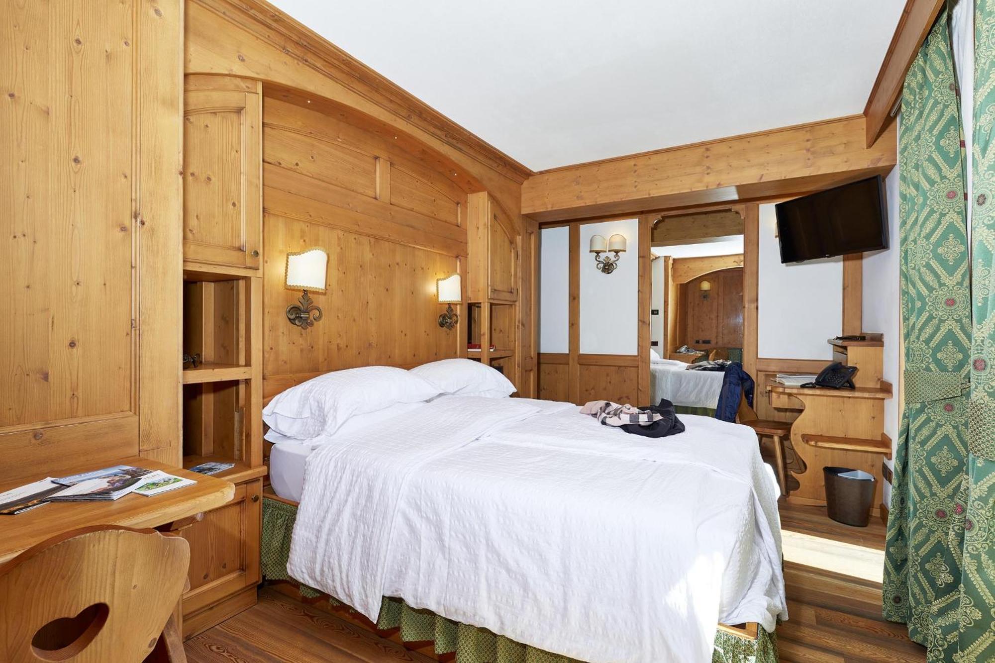 Hotel Garni Dello Sportivo Madonna Eksteriør bilde